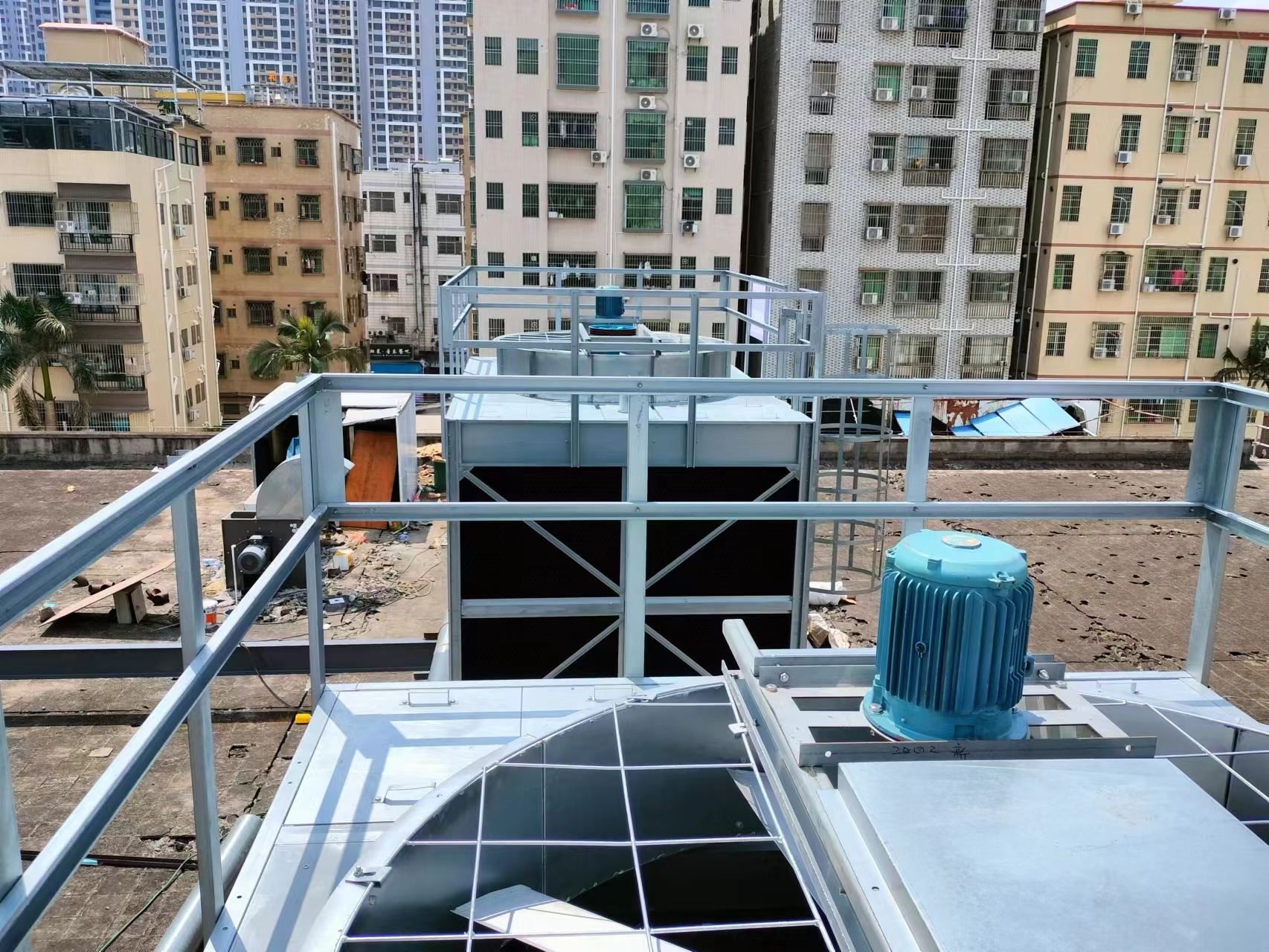 冷卻塔降噪的幾個小知識(冷卻塔降噪施工單位),中央空調冷卻塔降噪